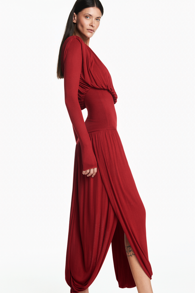 VESTIDO LONGO MANGA LONGA SAIA TORCIDA CORPO DRAPEADO MALHA VERMELHO