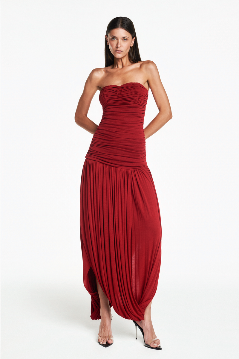 VESTIDO TOMARA QUE CAIA CORPO DRAPEADO SAIA TORCIDA MALHA VERMELHO