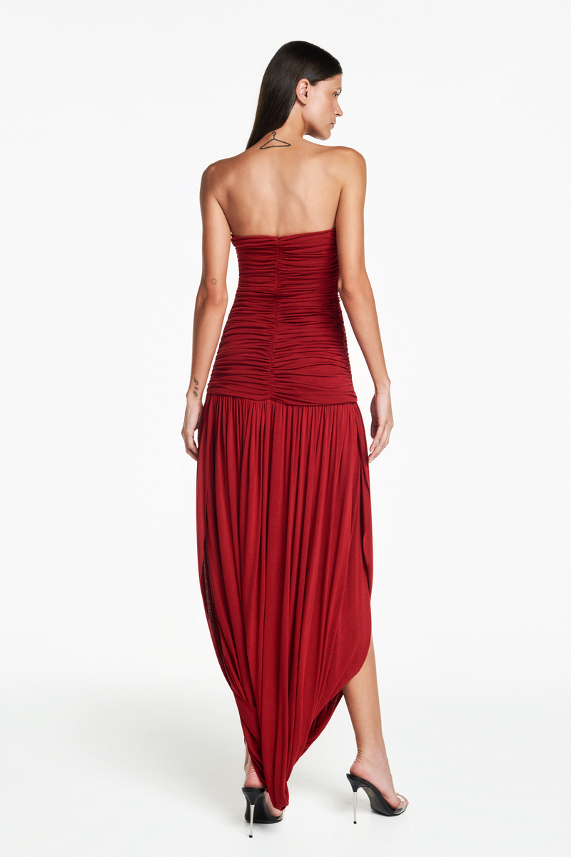 VESTIDO TOMARA QUE CAIA CORPO DRAPEADO SAIA TORCIDA MALHA VERMELHO