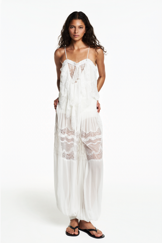 REGATA ALÇA BABADOS FRONTAIS GEORGETE E RENDA OFF WHITE