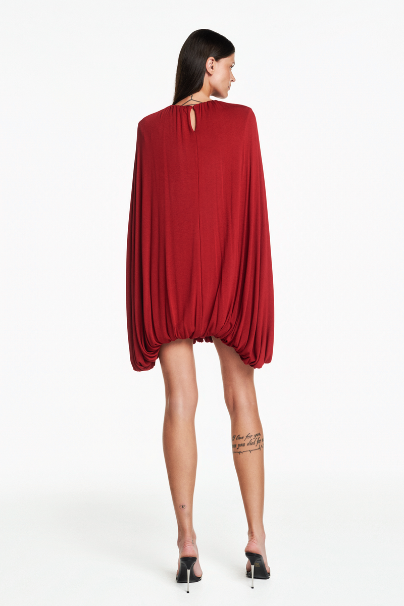 VESTIDO CURTO AMPLO BALONÊ CAPA MALHA VERMELHO