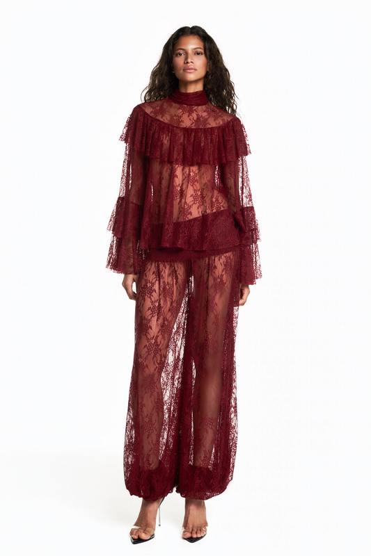 BLUSA GOLA ALTA BABADOS COLO E MANGAS RENDA BORDÔ