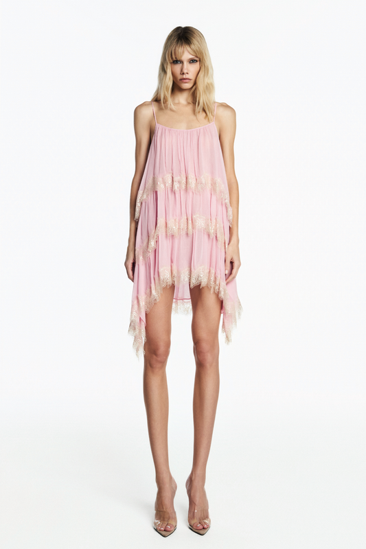 VESTIDO CURTO ALÇA BABADOS E RENDAS CHIFFON ROSA