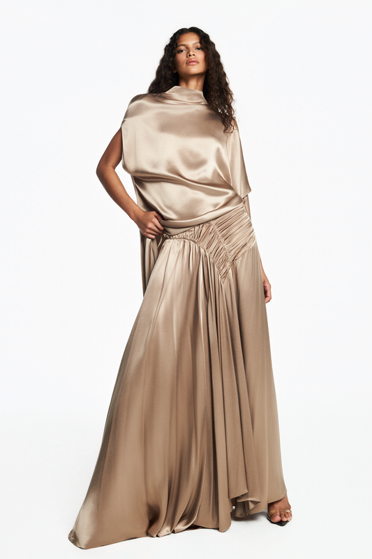 SAIA LONGA DRAPEADO FRONTAL CETIM BEGE