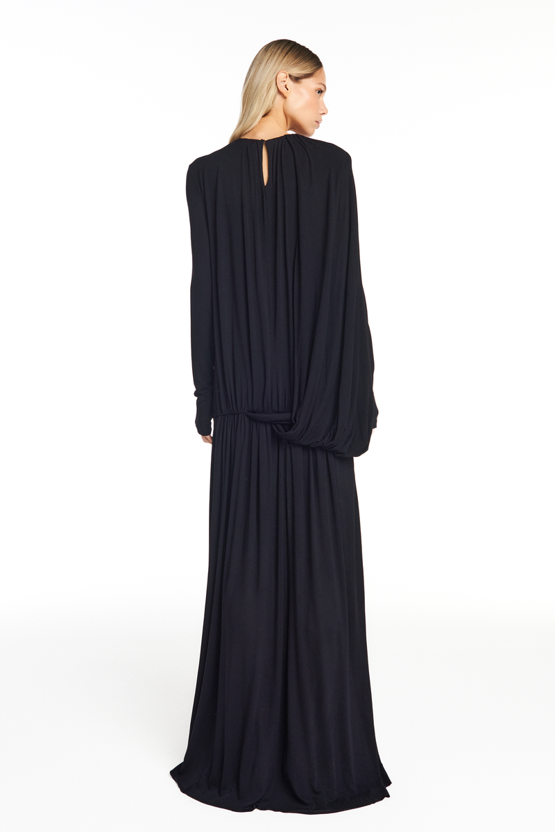 VESTIDO LONGO AMPLO MANGA LONGA MALHA PRETO (8950210068707)