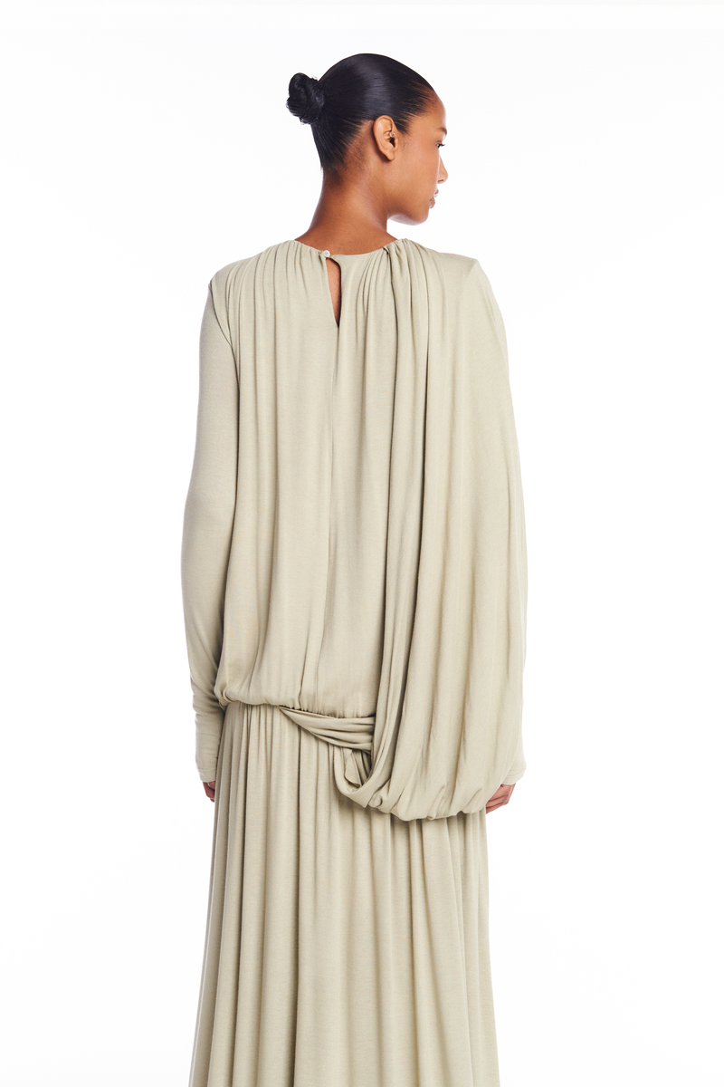 VESTIDO LONGO AMPLO MANGA LONGA MALHA VERDE (8950210232547)