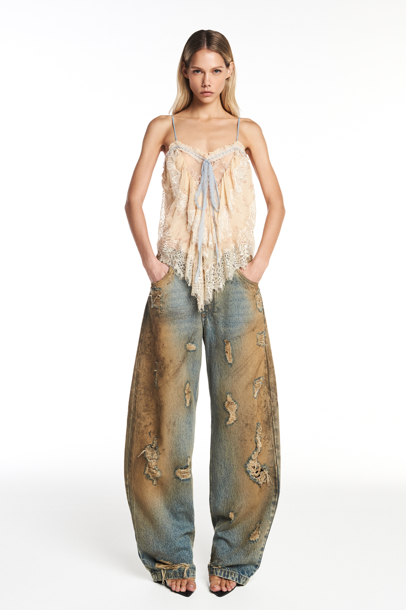 CALÇA JEANS BALLOON MANCHADA COM RASGOS (8952670748899)