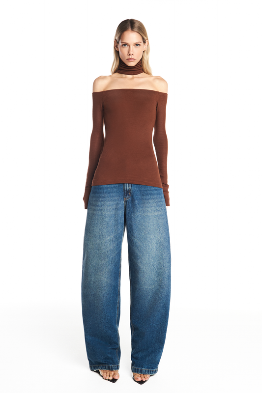 BLUSA DECOTE GOLA FALSA MALHA MARROM (8930458599651)