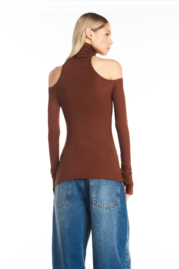 BLUSA DECOTE GOLA FALSA MALHA MARROM (8930458599651)