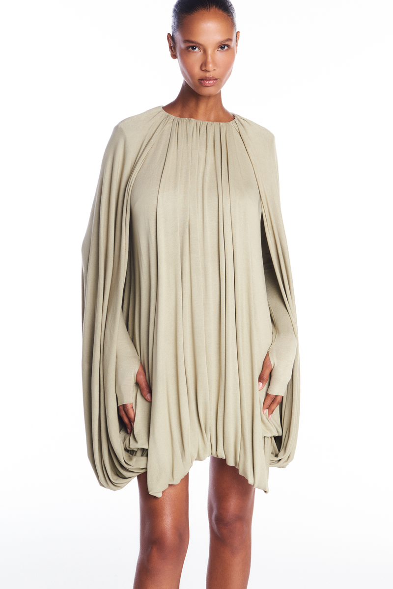 VESTIDO CURTO AMPLO BALONÊ CAPA MALHA VERDE (8950209249507)
