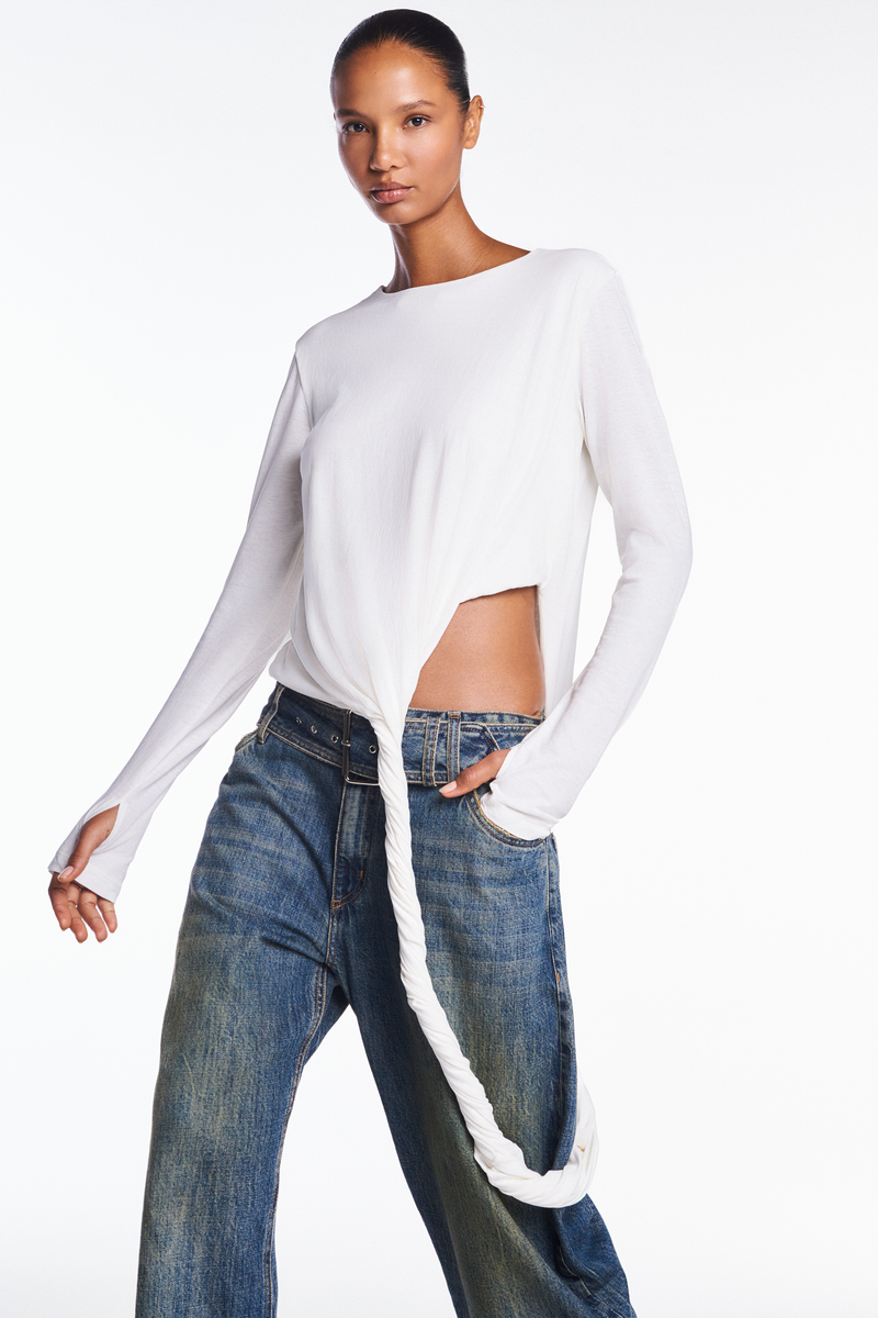 CALÇA JEANS AMARELADA PERNA LARGA CINTO CINTURA (8952670355683)