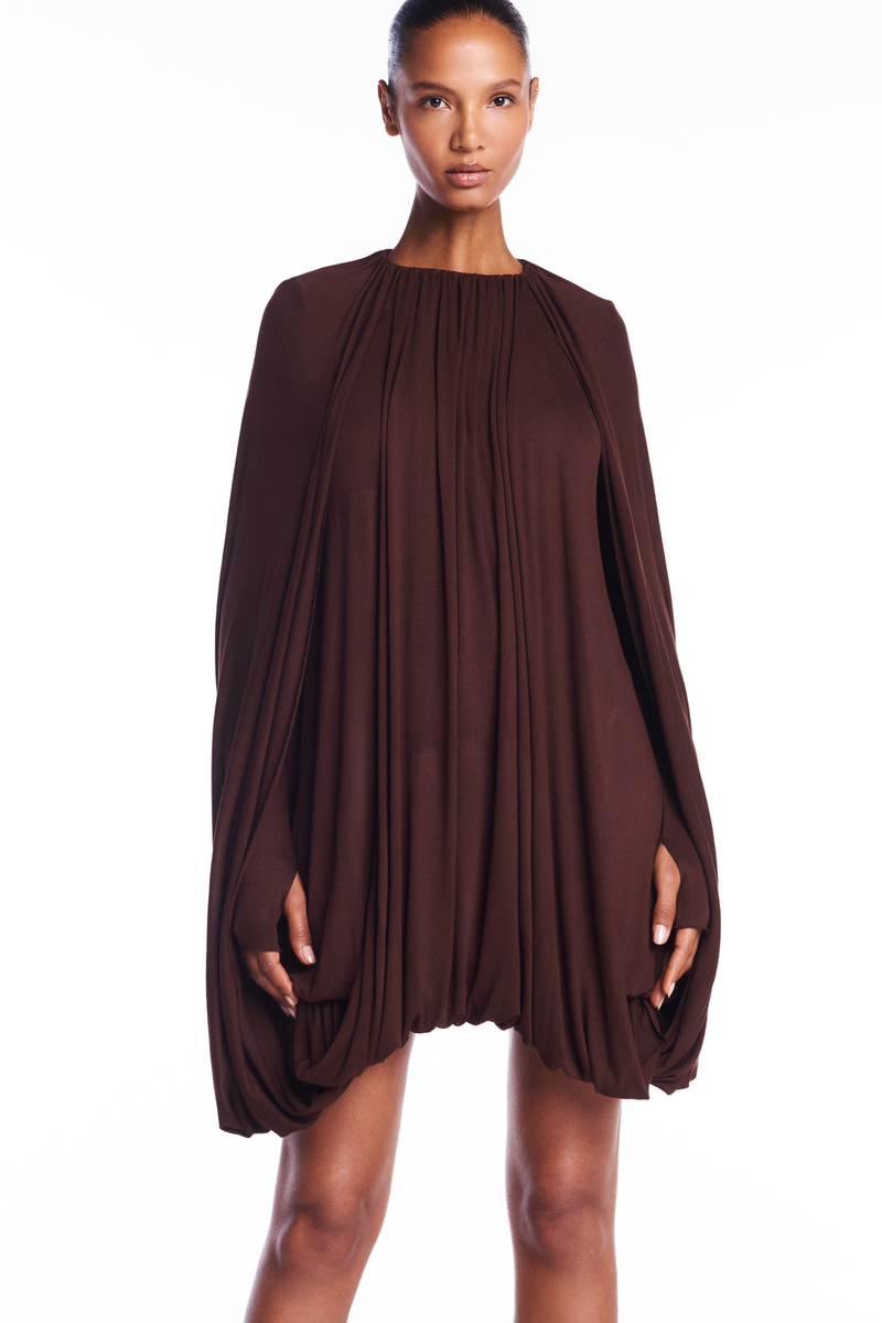 VESTIDO CURTO AMPLO BALONÊ CAPA MALHA MARROM (8950209183971)