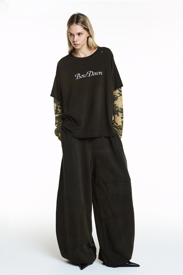 CAMISETA SOBREPOSIÇÃO LAÇO MANGA CAMUFLADA (8838230048995)