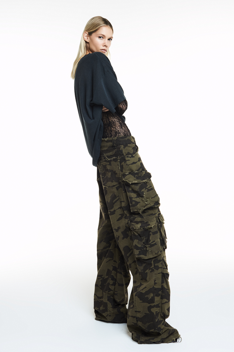 CALÇA CARGO 12 BOLSOS SARJA CAMUFLADA (8838238011619)