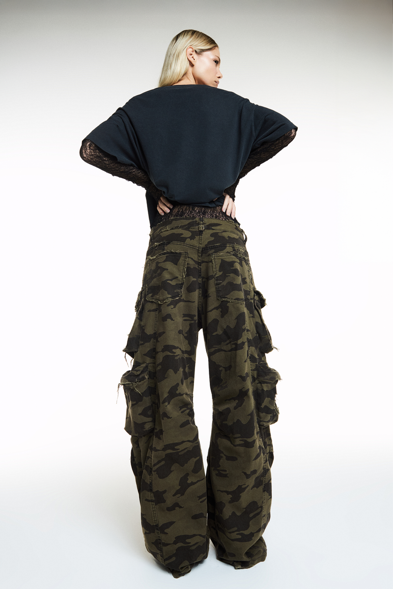 CALÇA CARGO 12 BOLSOS SARJA CAMUFLADA (8838238011619)
