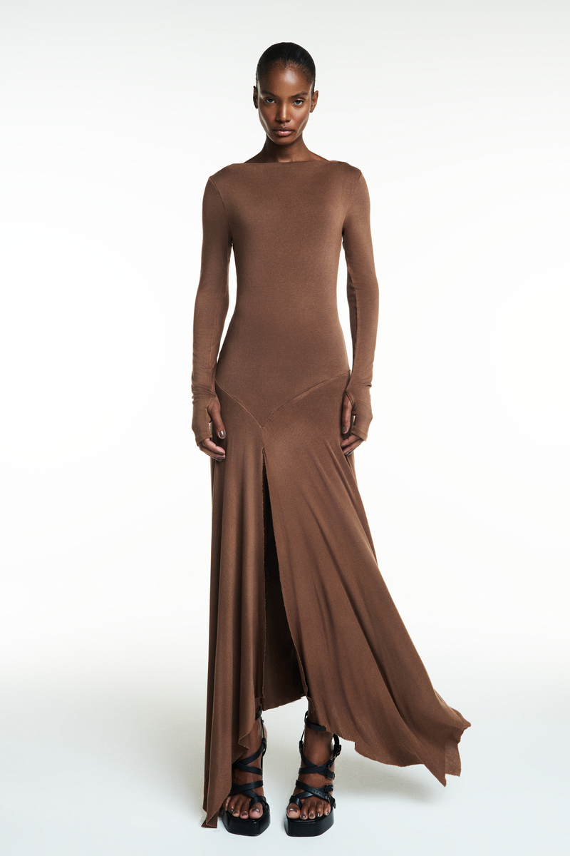 VESTIDO LONGO MANGA LONGA FENDA FRONTAL MALHA MARROM (8838232277219)
