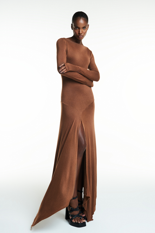 VESTIDO LONGO MANGA LONGA FENDA FRONTAL MALHA MARROM (8838232277219)