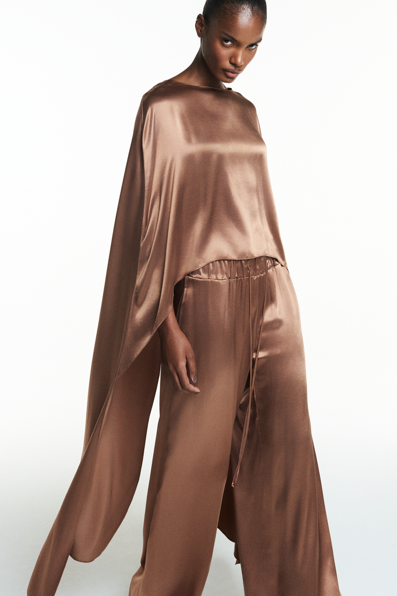 CALÇA CÓS ELÁSTICO CETIM MARROM (8838228508899)