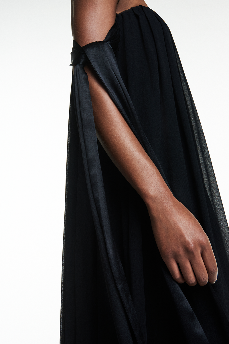 VESTIDO LONGO TOMARA QUE CAIA GGT FAIXA LAÇO BRAÇOS PRETO (8838232473827)