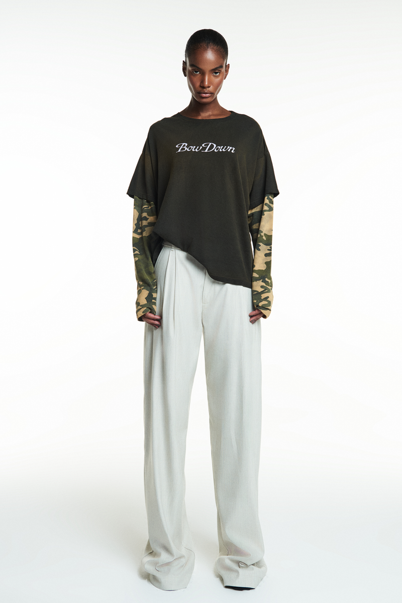 CAMISETA SOBREPOSIÇÃO LAÇO MANGA CAMUFLADA (8838230048995) (8838228279523)
