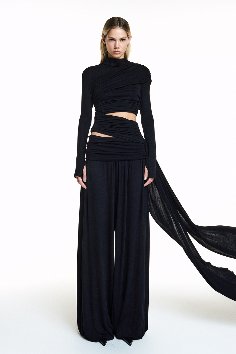 BLUSA GOLA ALTA MANGA LONGA TRANSPASSES MALHA PRETA (8838227362019)