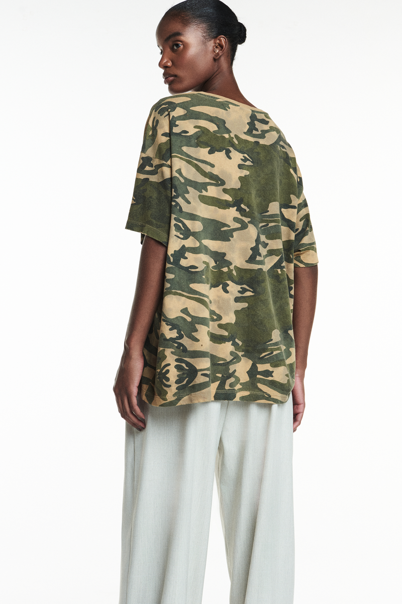 CAMISETA CAMUFLADA LAÇO (8838229786851)