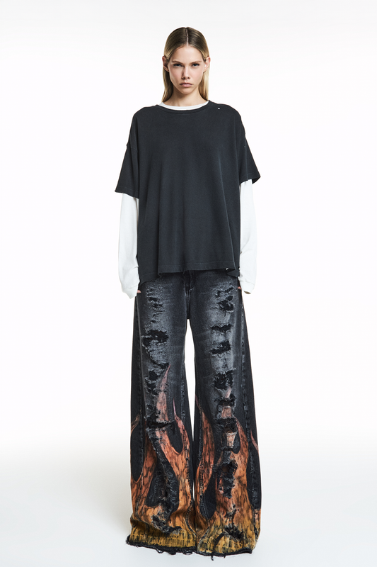 CALÇA JEANS BLACK FOGO COLORIDO PINTADO À MÃO (8838228574435)