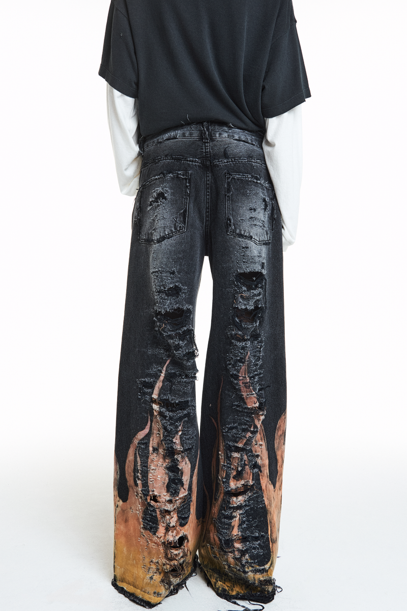 CALÇA JEANS BLACK FOGO COLORIDO PINTADO À MÃO (8838228574435)