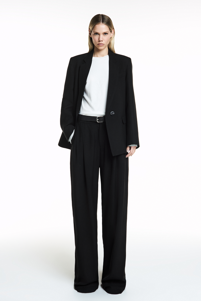 CALÇA ALFAIATARIA PREGAS CREPE PATOU PRETO (8809476915427)