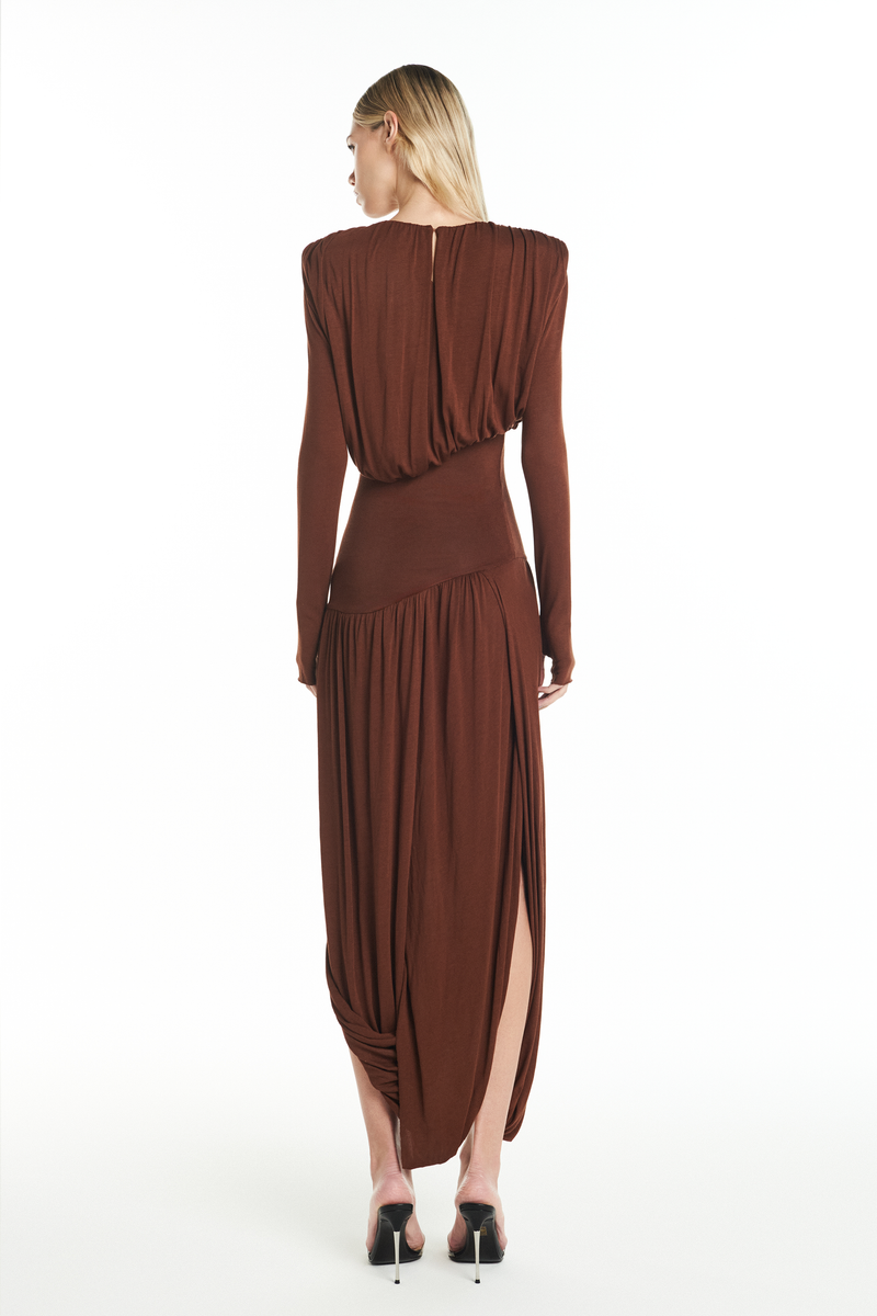 VESTIDO LONGO MANGA LONGA SAIA TORCIDA CORPO DRAPEADO MALHA MARROM (8928999768291)