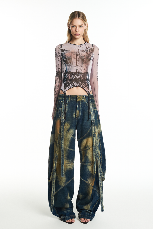 CALÇA JEANS MANCHADA RECORTES E FAIXAS (8930458796259)