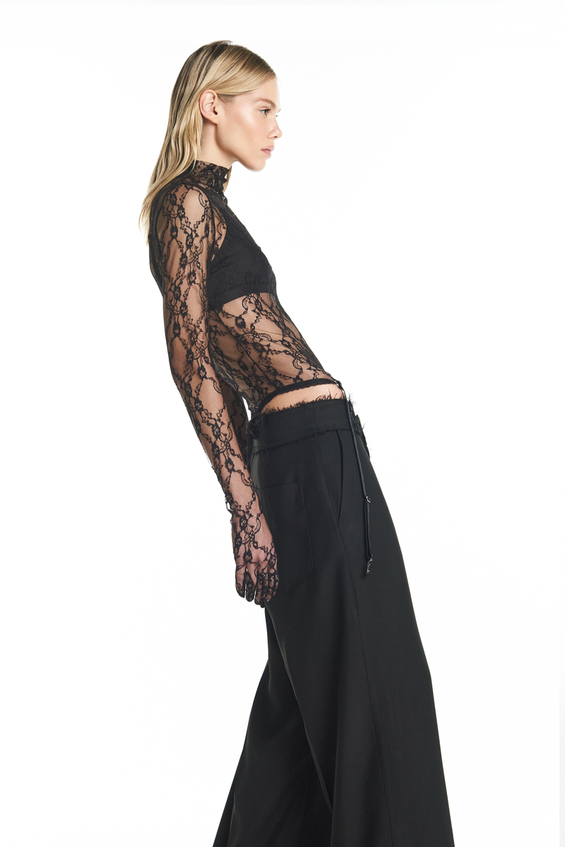 BLUSA MANGA LONGA LUVA ESPARTILHO RENDA PRETA (8928982040803)