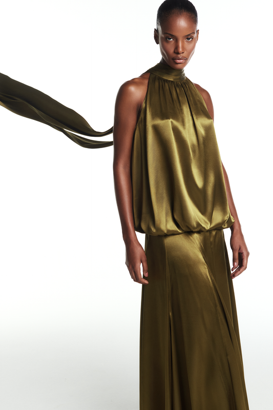 BLUSA GOLA ALTA DRAPEADA SEM MANGA CETIM VERDE (8864517456099)