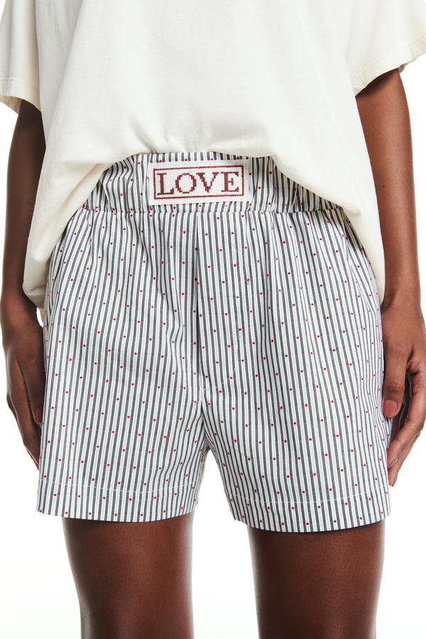 SHORTS ELÁSTICO CÓS BORDADO LOVE (8944688955619)