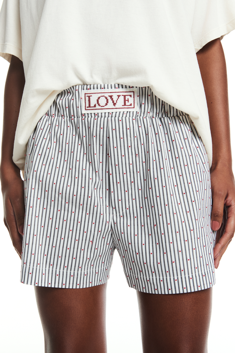 SHORTS ELÁSTICO CÓS BORDADO LOVE (8944688955619)
