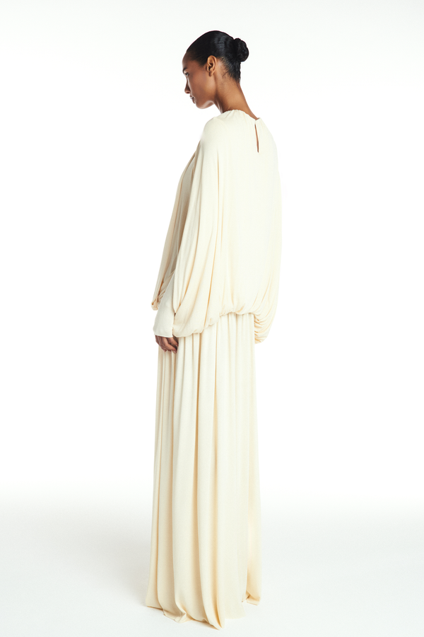 VESTIDO LONGO AMPLO CAPA MALHA MANTEIGA (8904899494115)