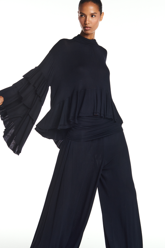 BLUSA GOLA ALTA BABADOS BARRA E MANGAS MALHA PRETA (8904896610531)