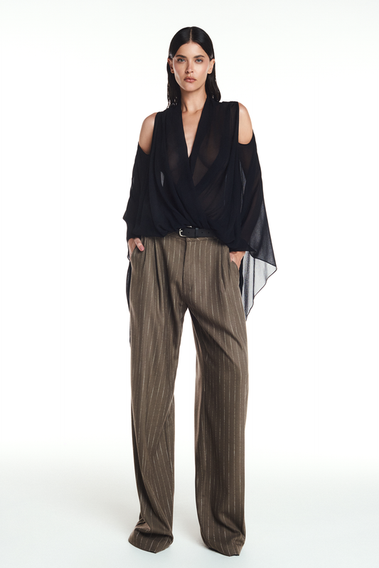 CALÇA ALFAIATARIA PREGAS RISCA DE GIZ MARROM (8904897331427)