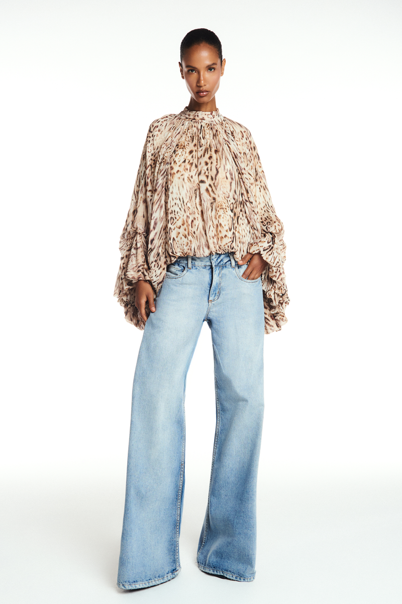 BLUSA AMPLA GOLA ALTA MANGA MORCEGO GEORGETE ONÇA (8904896282851)