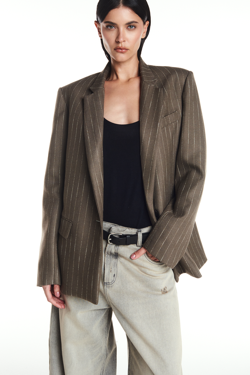 BLAZER ALFAIATARIA RISCA DE GIZ MARROM (8904896053475)