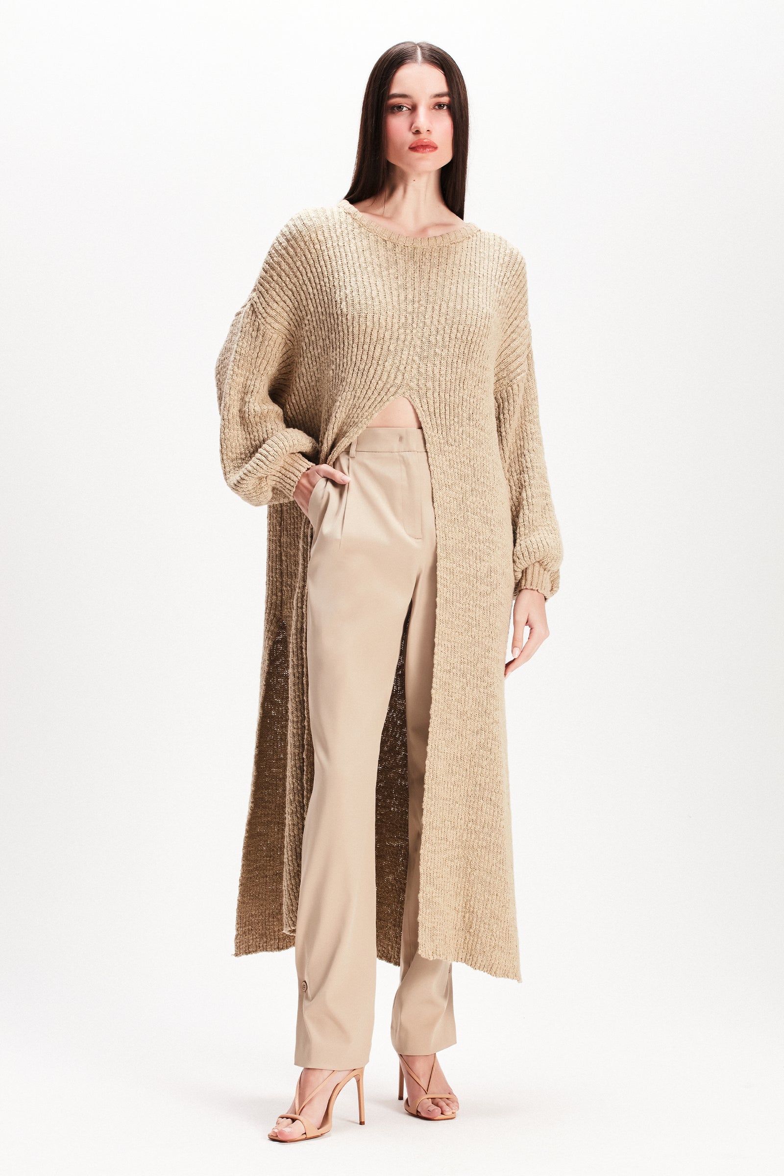 TUNICA LONGA TRICOT ABERTURA FRONTAL CARAMELO – TIG STORE