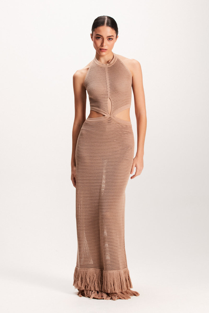 VESTIDO LONGO TRICOT CARAMELO FRANJAS ABERTURA CINTURA (7939250454755)