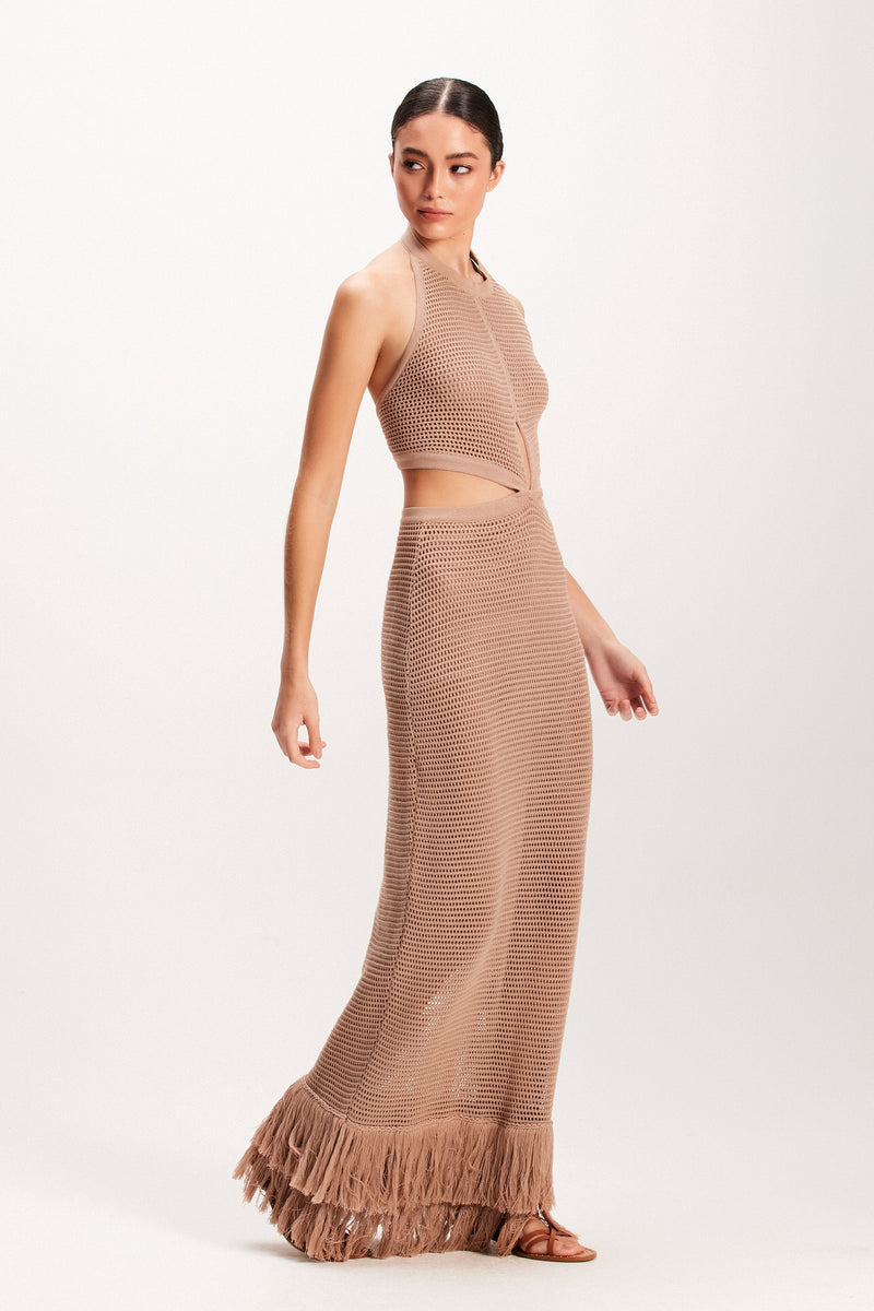 VESTIDO LONGO TRICOT CARAMELO FRANJAS ABERTURA CINTURA (7939250454755)