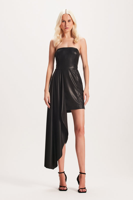 VESTIDO TOMARA QUE CAIA ASSIMÉTRICO PU PRETO (8049936269539)
