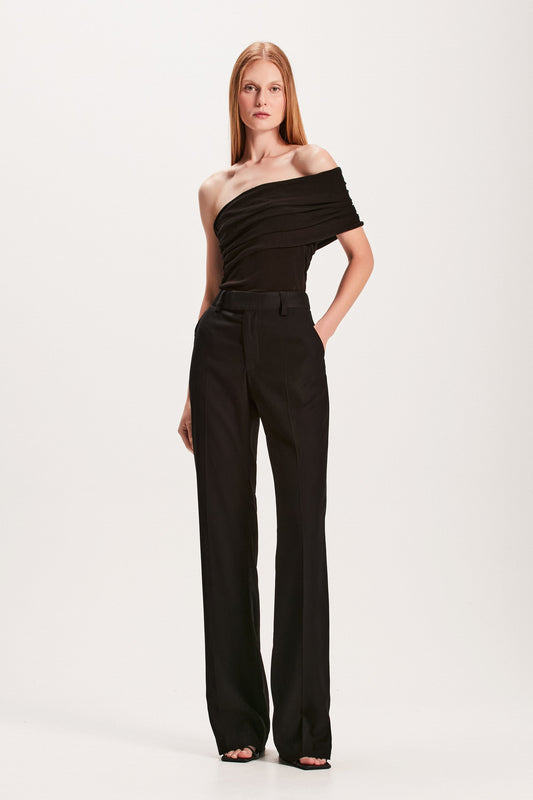 BLUSA TRICOT UM OMBRO SÓ PRETA (8049932566755)