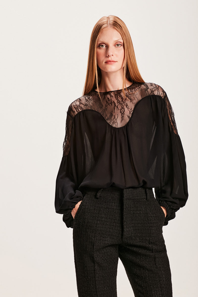BLUSA GEORGETE DETALHE RENDA PRETA (8066580087011)