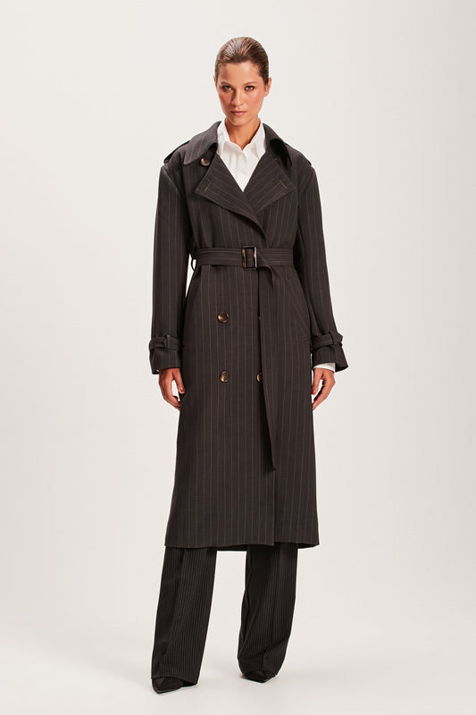 TRENCH COAT RISCA DE GIZ PRETO (8066583462115)