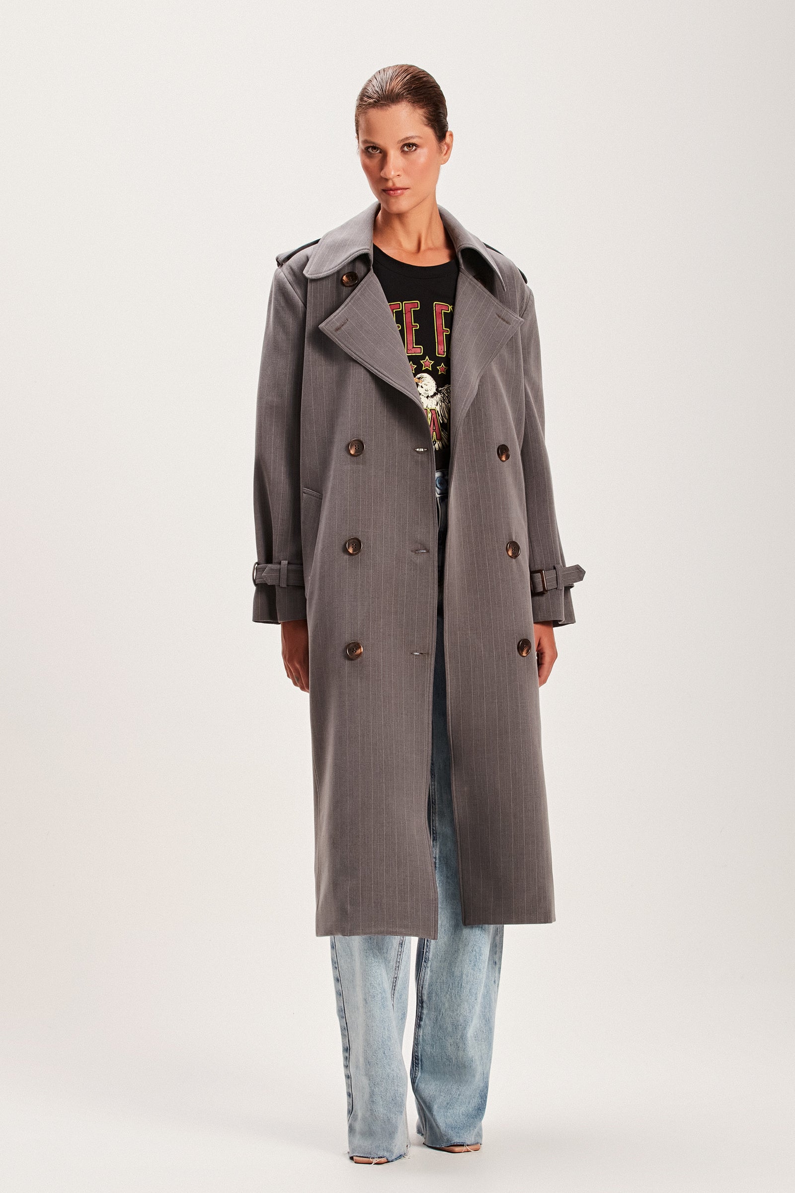 TRENCH COAT RISCA DE GIZ CINZA – TIG STORE