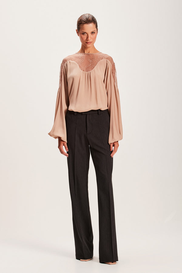 BLUSA GEORGETE DETALHE RENDA BEGE TINTURADA (8066580054243)